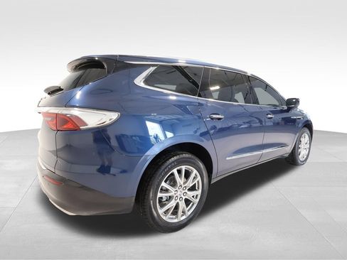 Used 2023 Buick Enclave Essence w/ Experience Buick Package FWD image 4