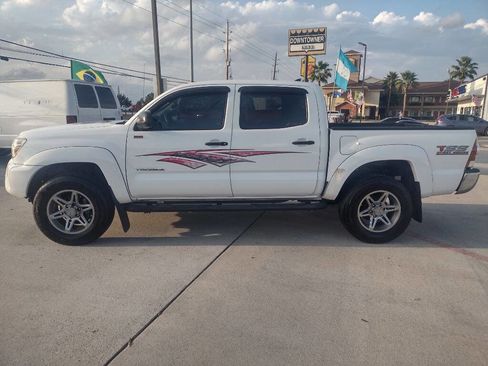 Used 2014 Toyota Tacoma PreRunner image 4