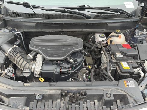 Certified 2024 Cadillac XT5 Premium Luxury w/ LPO, Floor Liner Package AWD/4WD image 32