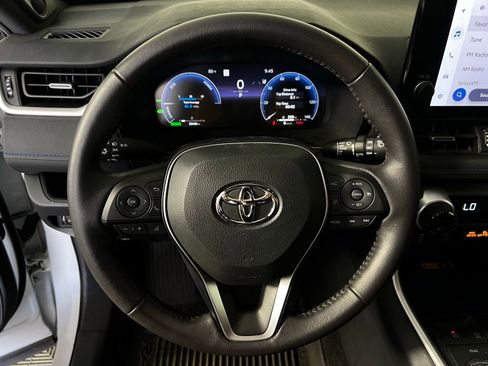 Used 2023 Toyota RAV4 XSE AWD/4WD image 9