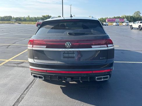 Used 2025 Volkswagen Atlas Cross Sport SEL Premium R-Line AWD/4WD image 13