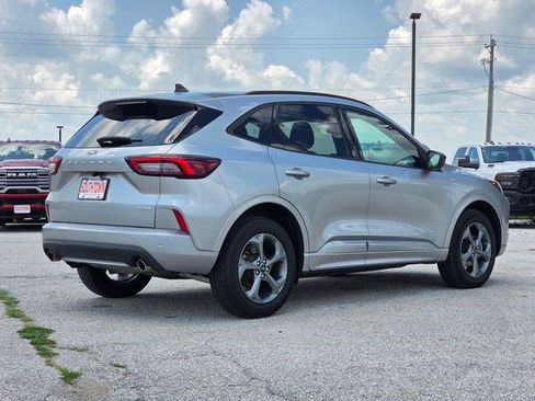 Used 2023 Ford Escape ST-Line w/ Tech Pack #1 AWD/4WD image 8