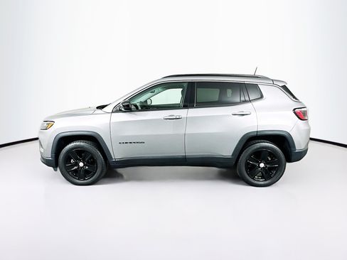 Used 2022 Jeep Compass Latitude w/ Convenience Group AWD/4WD image 4