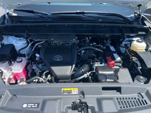 Used 2023 Toyota Highlander XSE FWD image 3