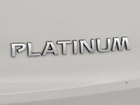 Used 2021 Nissan Rogue Platinum FWD image 10