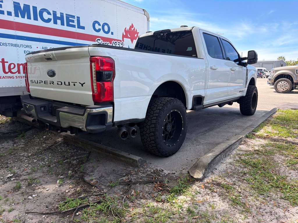 Used 2023 Ford F350 Lariat w/ Lariat Ultimate Package AWD/4WD image 4
