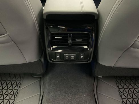 Used 2019 Toyota Avalon Limited w/ All Weather Liner Package FWD image 29