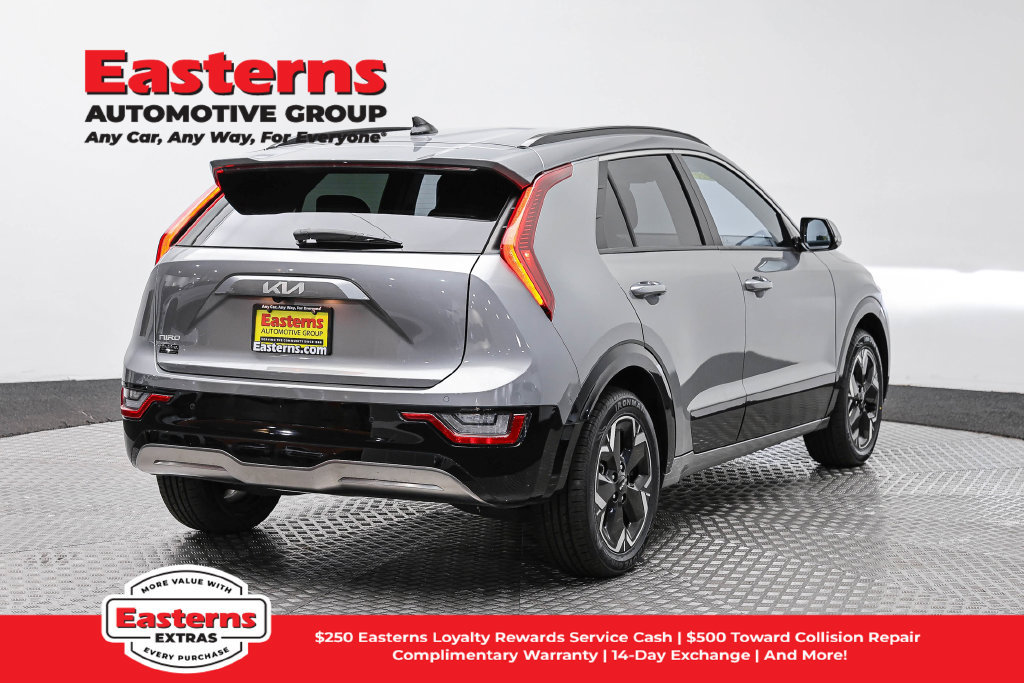 Used 2023 Kia Niro Wave w/ Wave Preserve Package FWD image 6
