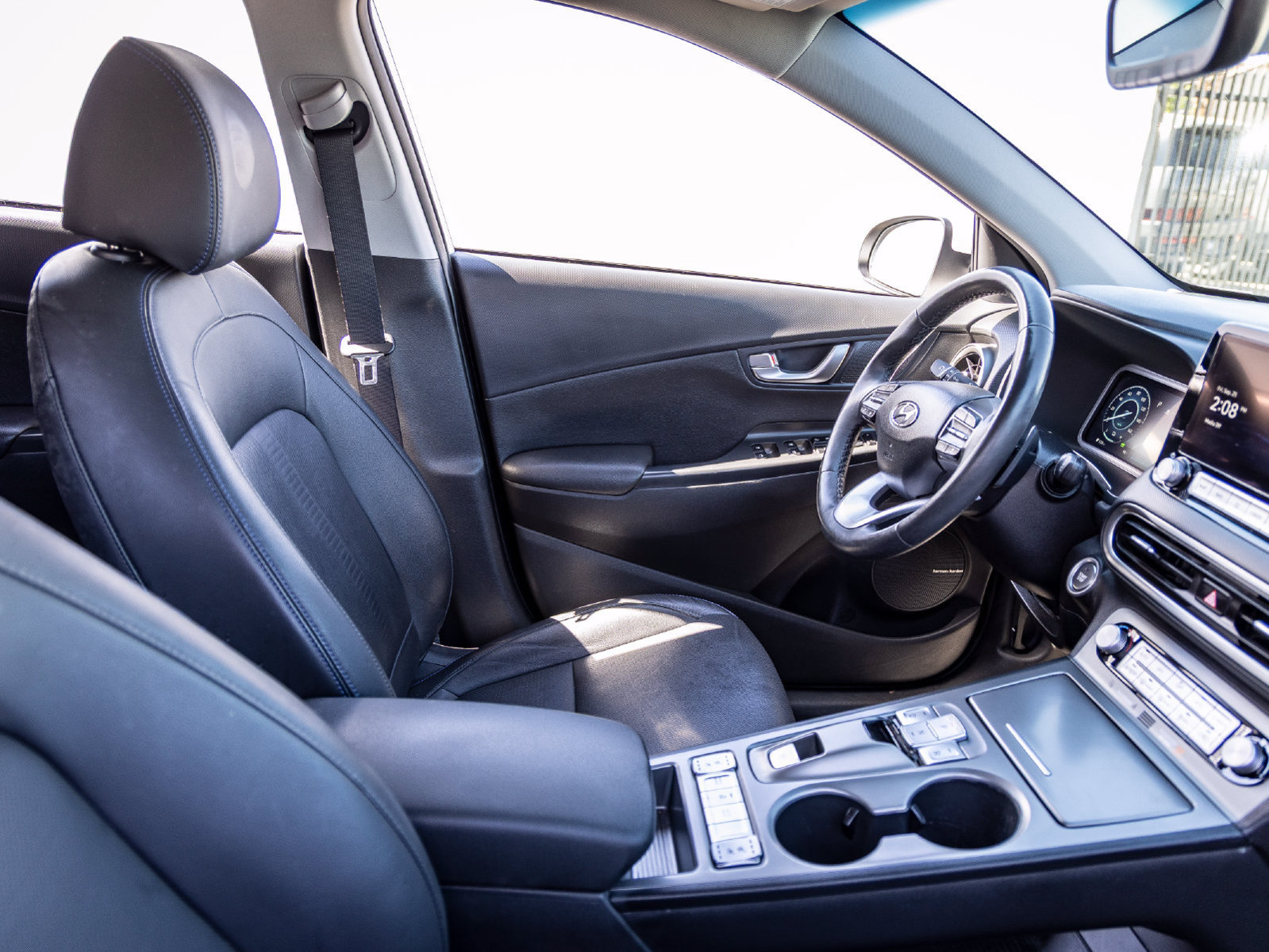 Used 2023 Hyundai Kona Limited FWD image 21