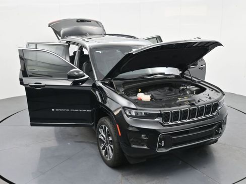 Used 2023 Jeep Grand Cherokee Overland image 41