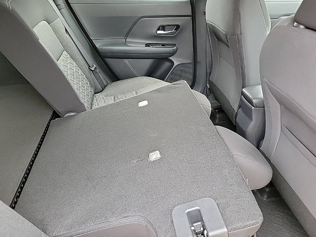 Certified 2025 Nissan Kicks SV AWD/4WD image 15