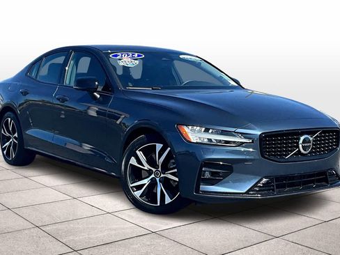 Used 2024 Volvo S60 B5 Plus image 2