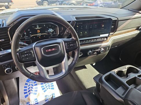 Used 2023 GMC Sierra 1500 SLE image 12