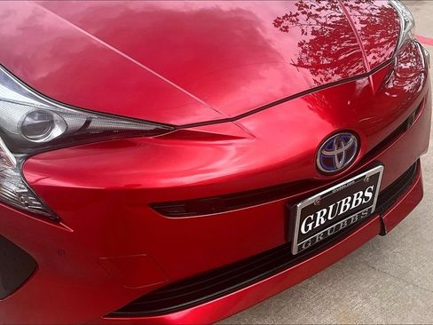 Used 2017 Toyota Prius Four FWD image 38
