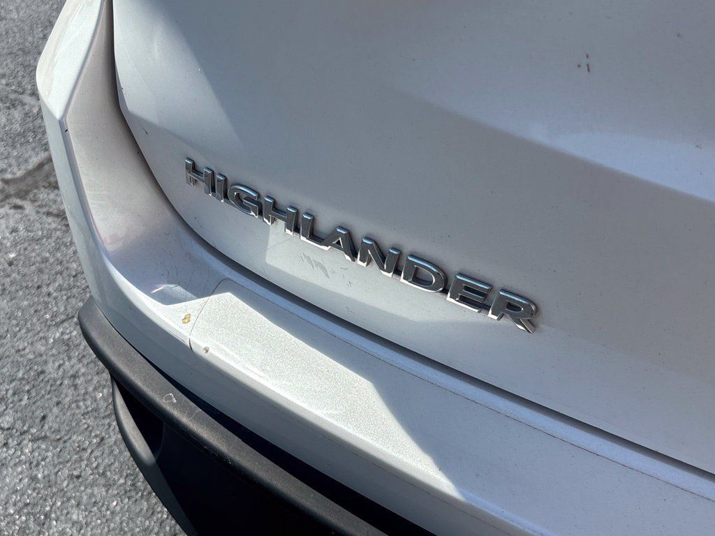Used 2017 Toyota Highlander LE FWD image 31