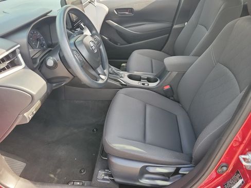 Used 2025 Toyota Corolla LE FWD image 5