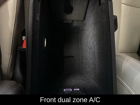 Used 2023 Cadillac XT6 Sport w/ Technology Package AWD/4WD image 9