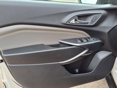 New 2026 Chevrolet Trax ACTIV w/ Sunroof Package FWD image 12