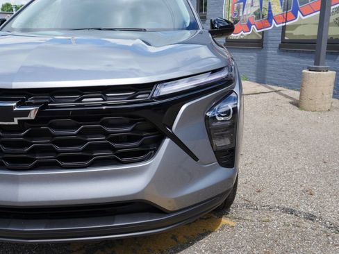 New 2026 Chevrolet Trax LT w/ Sunroof Package FWD image 3