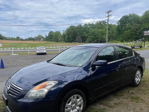 Used 2009 Nissan Altima 2.5 S w/ Convenience Pkg FWD image 3