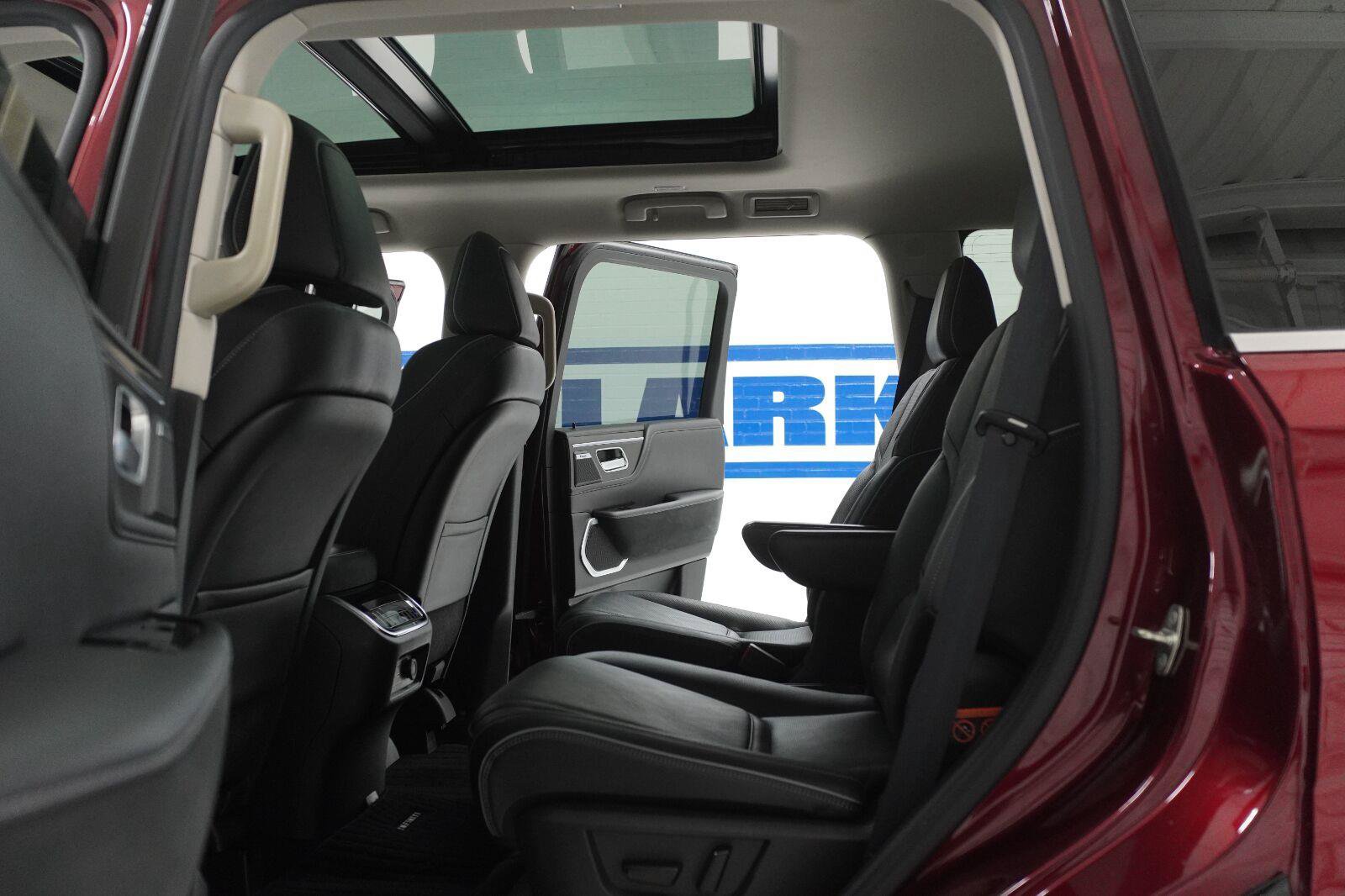 Used 2025 INFINITI QX80 Luxe AWD/4WD image 25