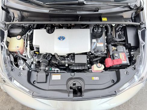 Used 2017 Toyota Prius Four w/ Premium Convenience Package FWD image 23