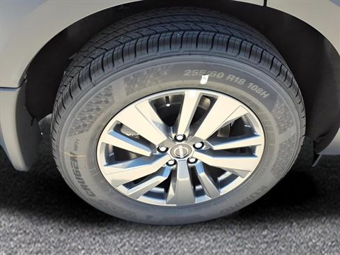 New 2025 Nissan Pathfinder SV image 9