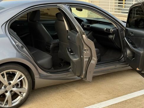 Used 2016 Lexus IS 200t RWD image 19