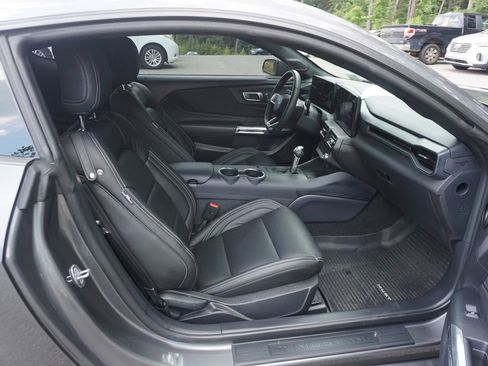 Used 2025 Ford Mustang Coupe RWD image 14