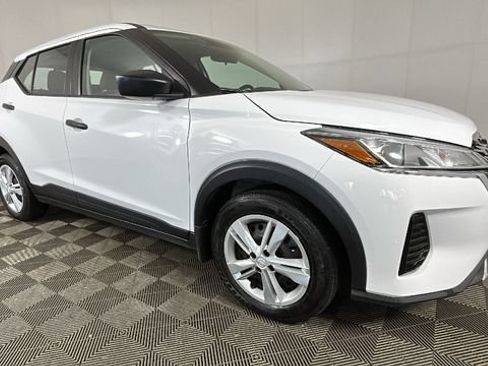 Used 2024 Nissan Kicks S FWD image 2