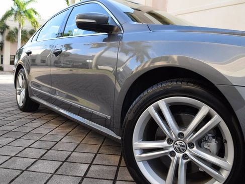 Used 2015 Volkswagen Passat TDI SEL Premium image 15