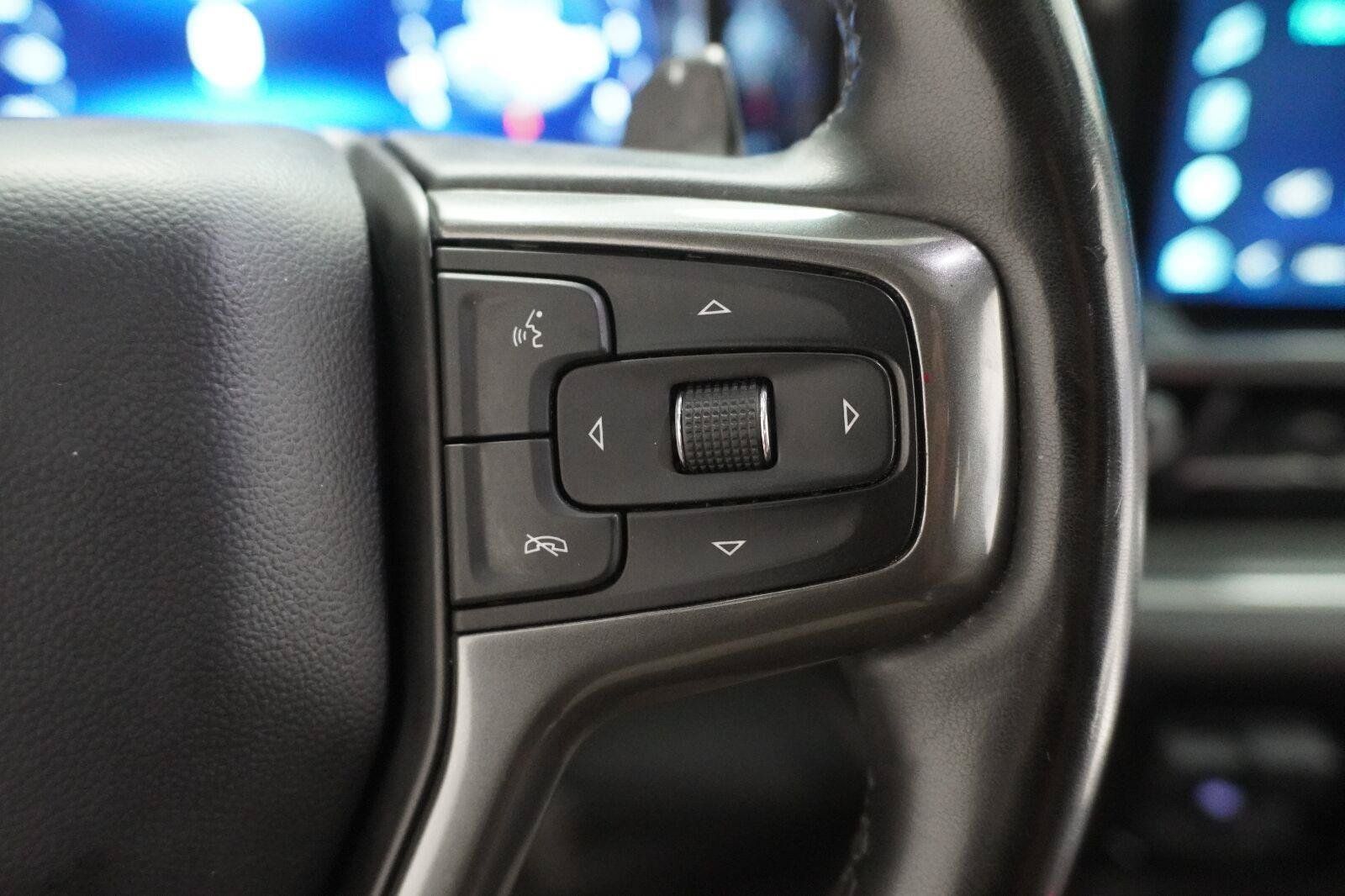 Used 2023 Chevrolet Silverado 1500 High Country w/ High Country Premium Package AWD/4WD image 11
