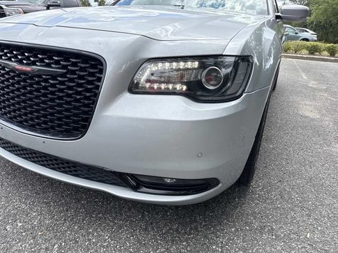 Used 2023 Chrysler 300 S RWD image 9
