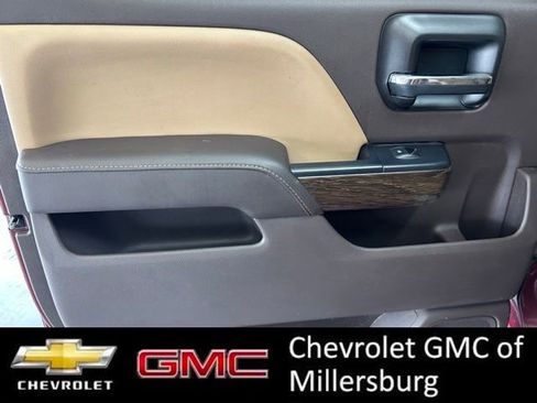 Used 2017 GMC Sierra 2500 Denali w/ Duramax Plus Package AWD/4WD image 25