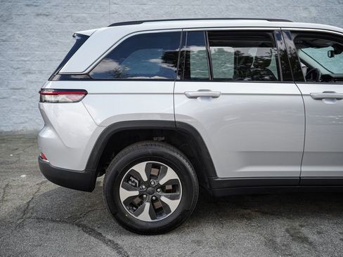 Used 2023 Jeep Grand Cherokee 4WD 4xe image 16