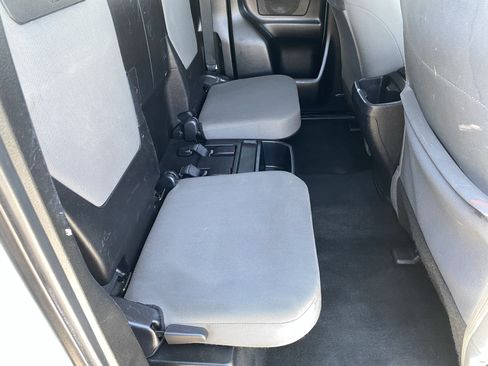 Used 2021 Toyota Tacoma SR RWD image 13