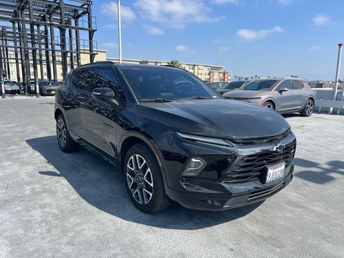 Used 2023 Chevrolet Blazer RS w/ Driver Confidence II Package FWD image 3