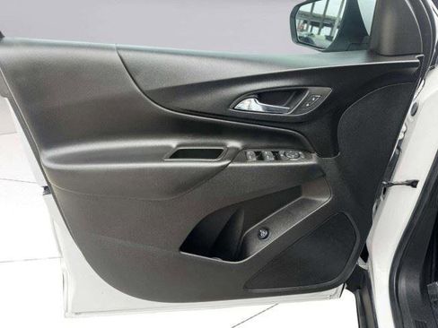 Used 2022 Chevrolet Equinox LT FWD image 19