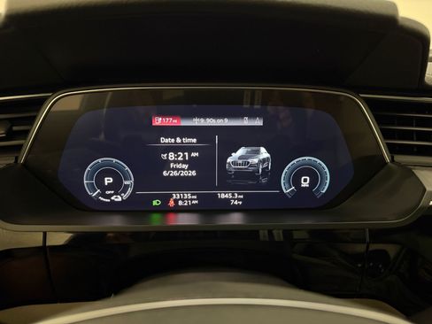 Used 2024 Audi Q8 e-tron Premium Plus w/ Premium Plus Package AWD/4WD image 18
