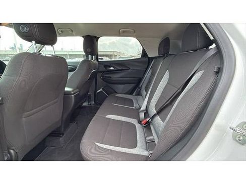 Used 2024 Chevrolet TrailBlazer LT FWD image 16