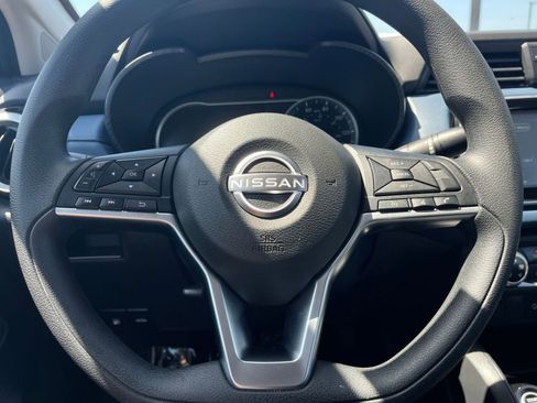 Used 2025 Nissan Versa SV FWD image 28