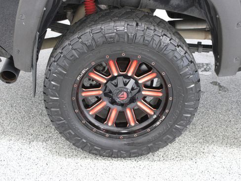 Used 2019 Toyota Tundra SR5 w/ SR5 Upgrade Package AWD/4WD image 6