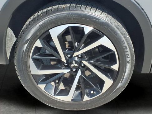 Used 2023 Mitsubishi Outlander SE FWD image 9