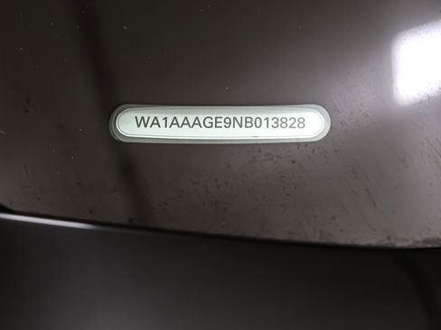 Used 2022 Audi e-tron Premium w/ Convenience Plus Package image 26