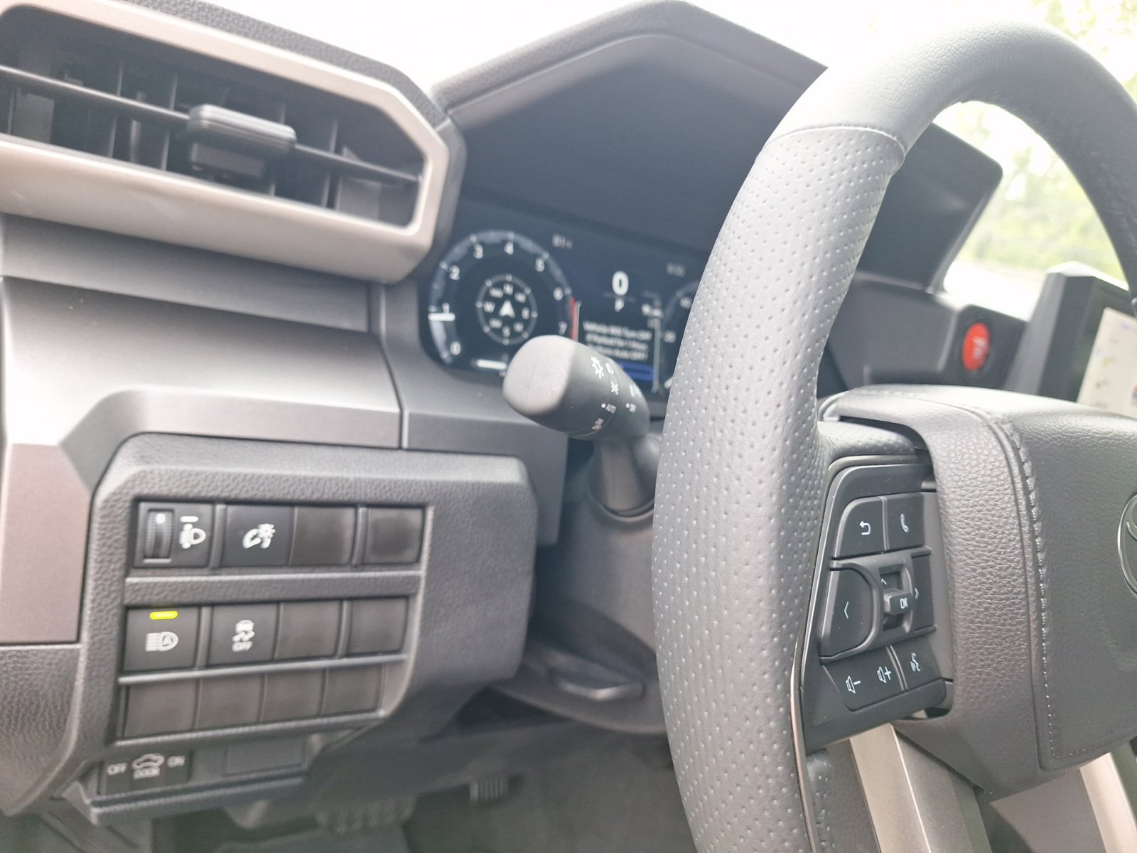 Used 2026 Toyota Tacoma TRD Off-Road AWD/4WD image 19