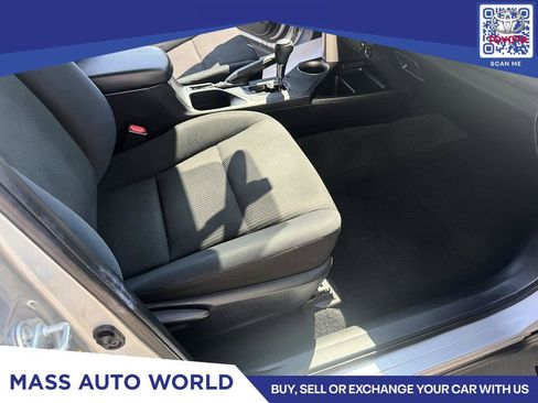 Used 2015 Toyota RAV4 LE AWD/4WD image 9