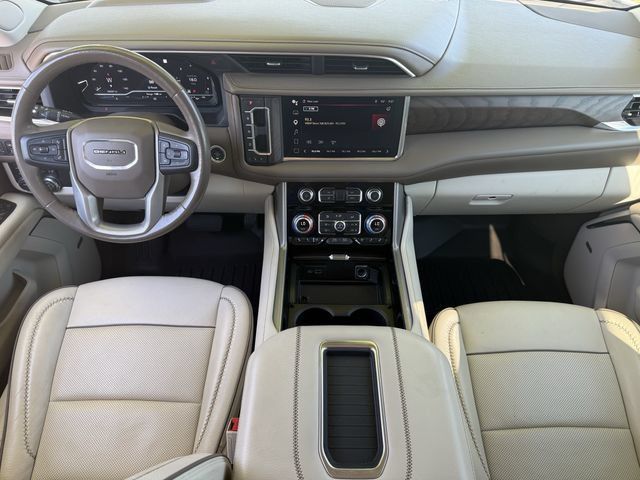 Used 2022 GMC Yukon XL Denali AWD/4WD image 10