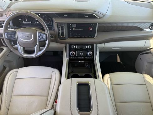 Used 2022 GMC Yukon XL Denali AWD/4WD image 10