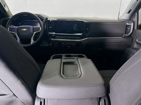 Used 2024 Chevrolet Silverado 2500 LT w/ Convenience Package image 24