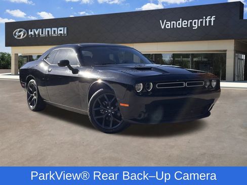 Used 2023 Dodge Challenger SXT image 1